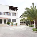 Erry Bed & Breakfast 4*